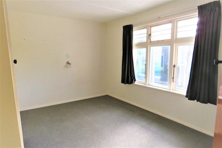 Photo of property in 61 Wakefield Street, Westport, 7825