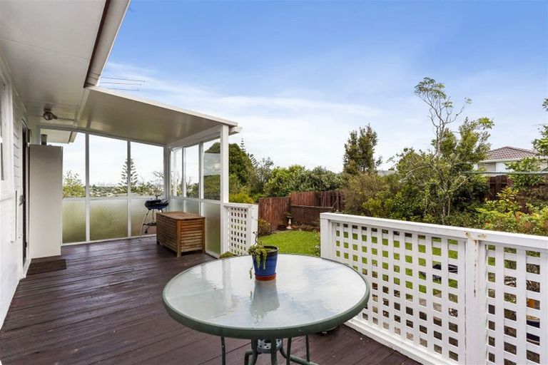 Photo of property in 42 Juniper Road, Sunnynook, Auckland, 0620