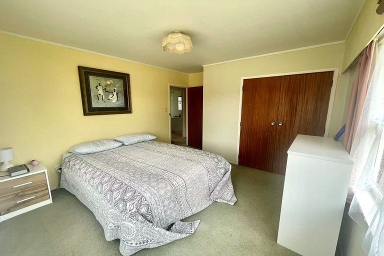 Photo of property in 1/2 Yacht Place, Bucklands Beach, Auckland, 2012