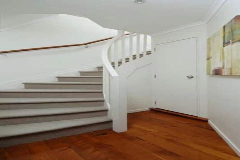 Photo of property in 2/12a Dallinghoe Crescent, Milford, Auckland, 0620