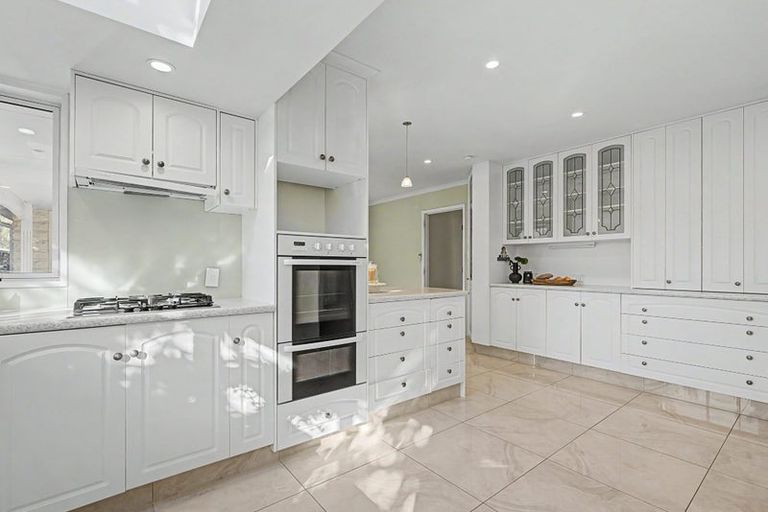 Photo of property in 4 Rowanwood Close, Halswell, Christchurch, 8025