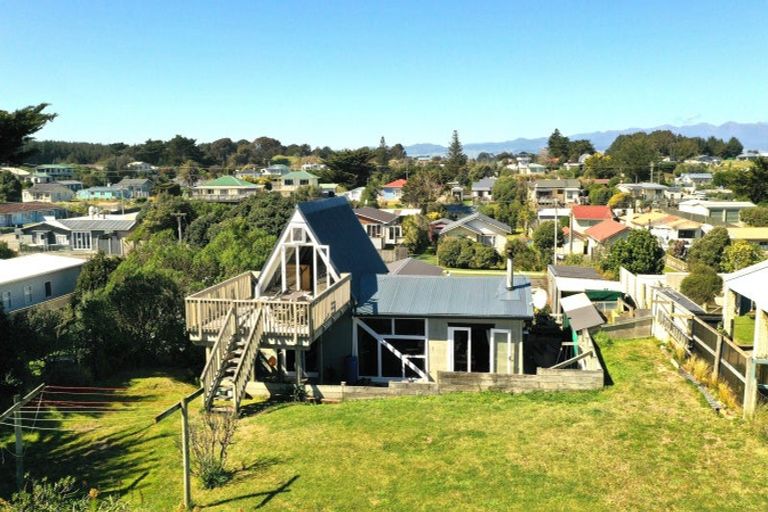 Photo of property in 115 Rua Avenue, Waitarere Beach, Levin, 5510