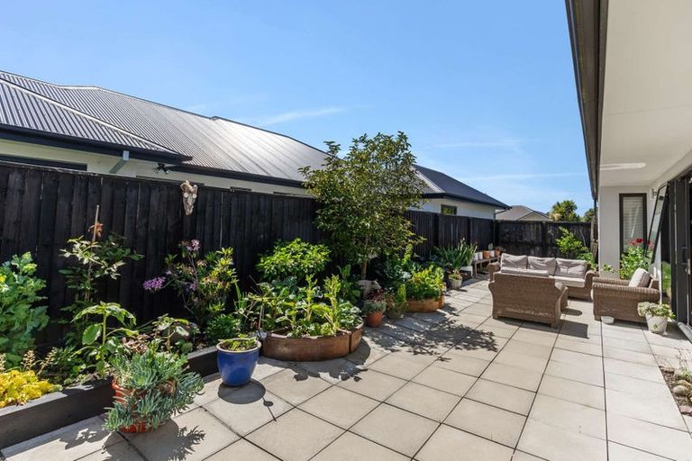 Photo of property in 17 Churchill Drive, Rangiora, 7400