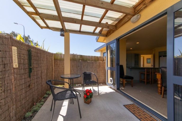 Photo of property in 1 Almond Grove, Feilding, 4702