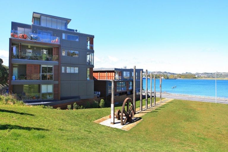 Photo of property in Patent 326 Apartments, 504s/326 Evans Bay Parade, Hataitai, Wellington, 6021