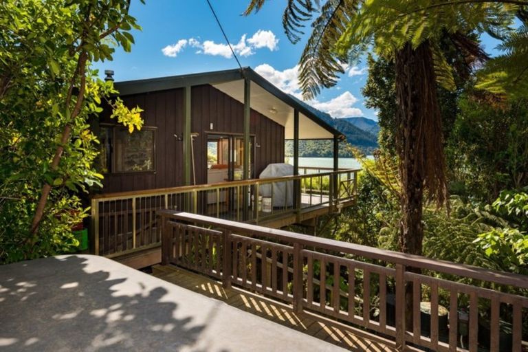 Photo of property in 712 Moetapu Bay Road, Moetapu Bay, Picton, 7282