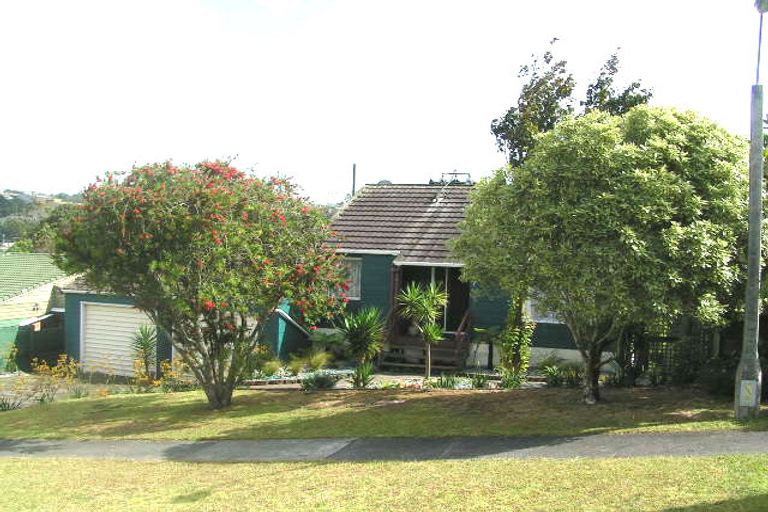 Photo of property in 5 Augusta Place, Forrest Hill, Auckland, 0620