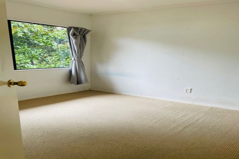 Photo of property in 10a Elizabeth Drive, West Harbour, Auckland, 0618