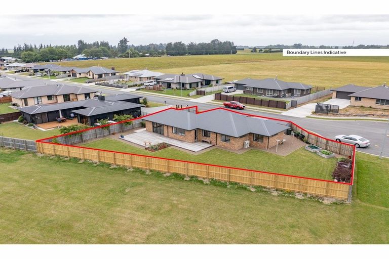 Photo of property in 14 Ruru Place, Oxford, 7430