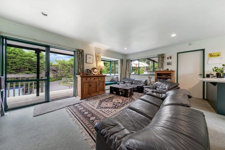 Photo of property in 355 Ridge Road, Paremoremo, Albany, 0793