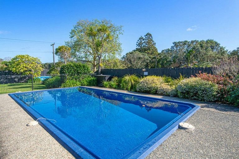 Photo of property in 2b/25 Weranui Road, Waiwera, Orewa, 0994