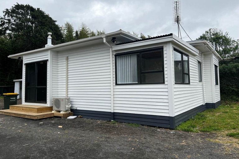 Photo of property in 27 Collingwood Road, Waiuku, 2123