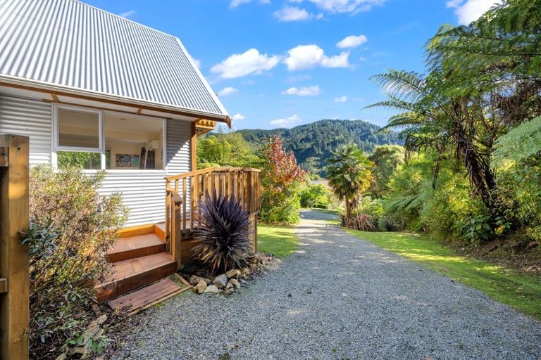 Photo of property in 34 Mccormicks Road, Whatamango Bay, Picton, 7281
