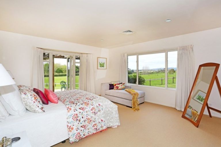 Photo of property in 33 Walters Road, Karaka, Papakura, 2580