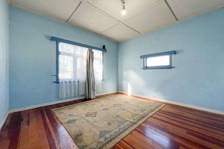 Photo of property in 16 Rimu Street, New Lynn, Auckland, 0600