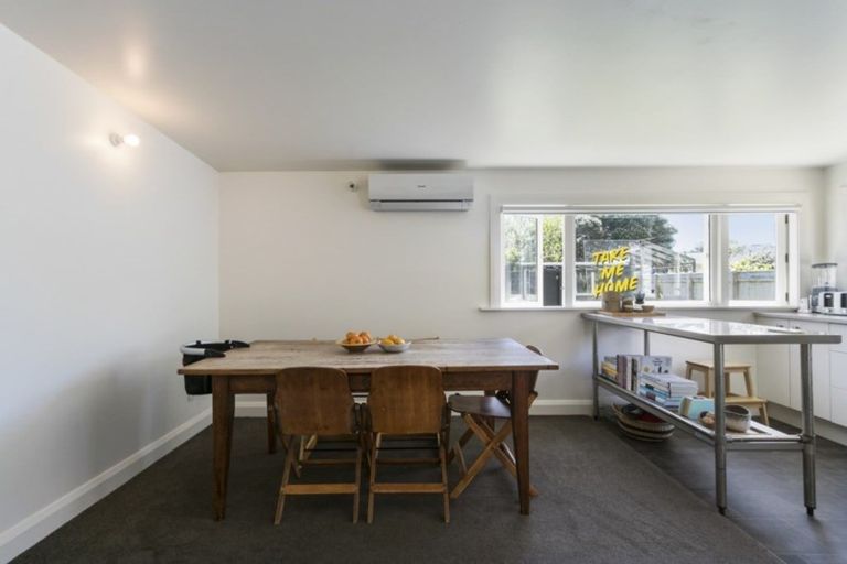 Photo of property in 36 Oroua Street, Eastbourne, Lower Hutt, 5013