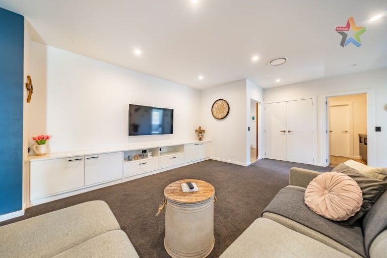 Photo of property in 13 Mount Marua Way, Timberlea, Upper Hutt, 5018