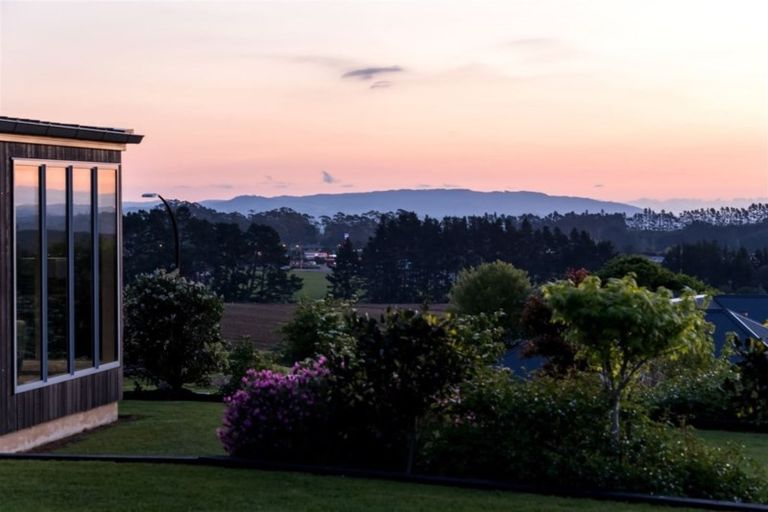 Photo of property in 4 Bernora Crescent, Bombay, 2675