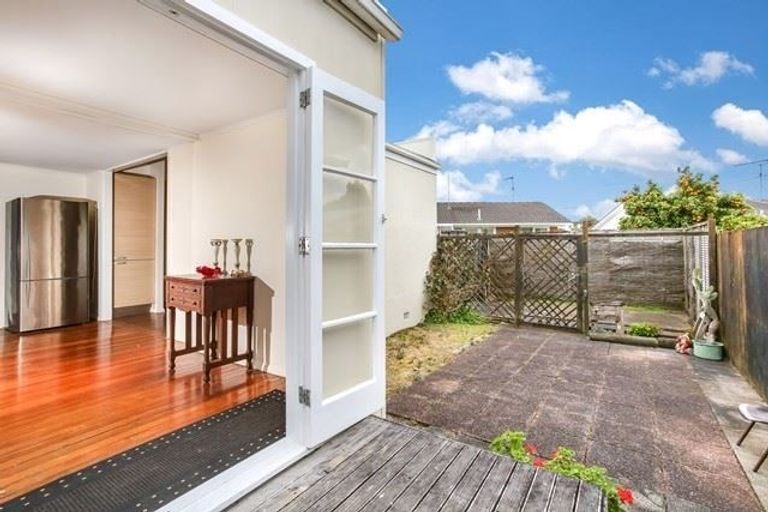 Photo of property in 1/22 Opaheke Road, Papakura, 2110