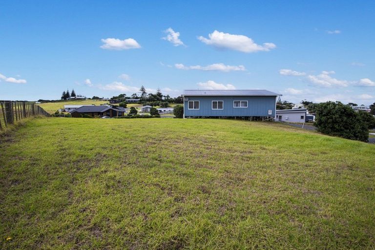 Photo of property in 6 Tua Tua Place, Baylys Beach, Dargaville, 0377