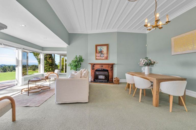 Photo of property in 568 South Road, Omata, New Plymouth, 4374