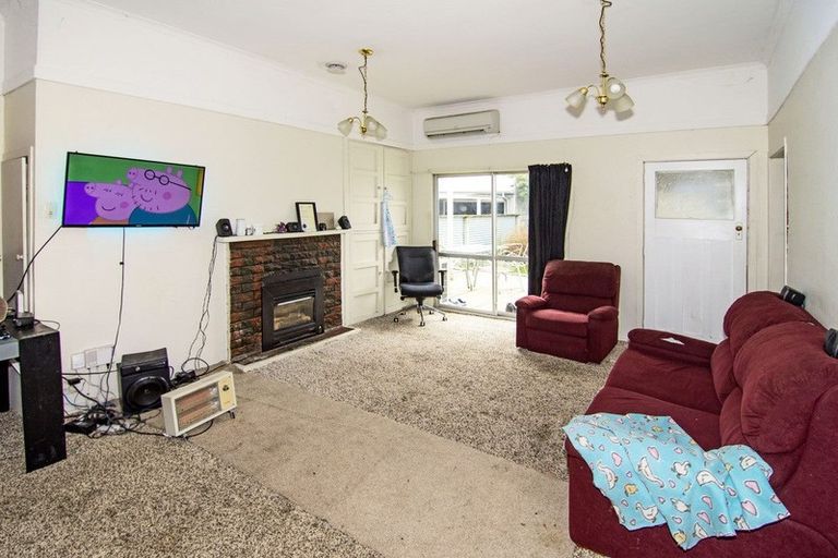 Photo of property in 30 Cambridge Terrace, Masterton, 5810