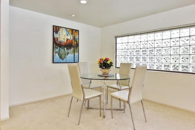 Photo of property in 3/12 Stratford Avenue, Milford, Auckland, 0620