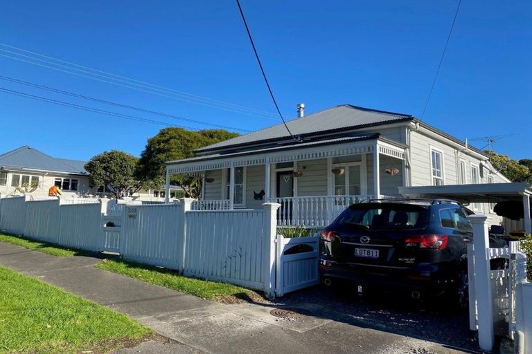 Photo of property in 209 Victoria Road, Devonport, Auckland, 0624