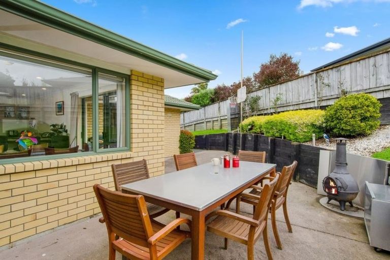 Photo of property in 14 Tauranga Place, Orewa, 0931