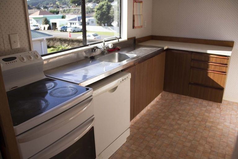 Photo of property in 5b Mclellan Street, Tawa, Wellington, 5028