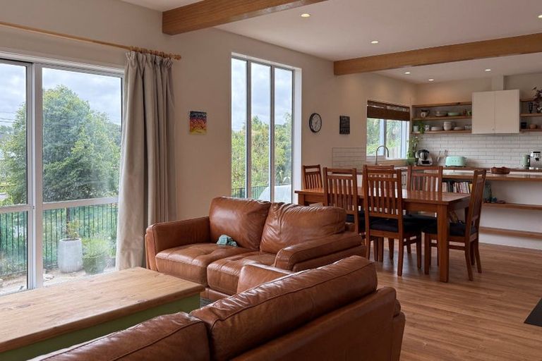 Photo of property in 249 Fifield Terrace, Opawa, Christchurch, 8023