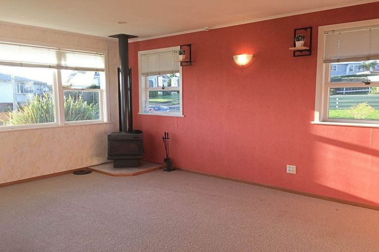 Photo of property in 18 Carole Crescent, Pakuranga, Auckland, 2010