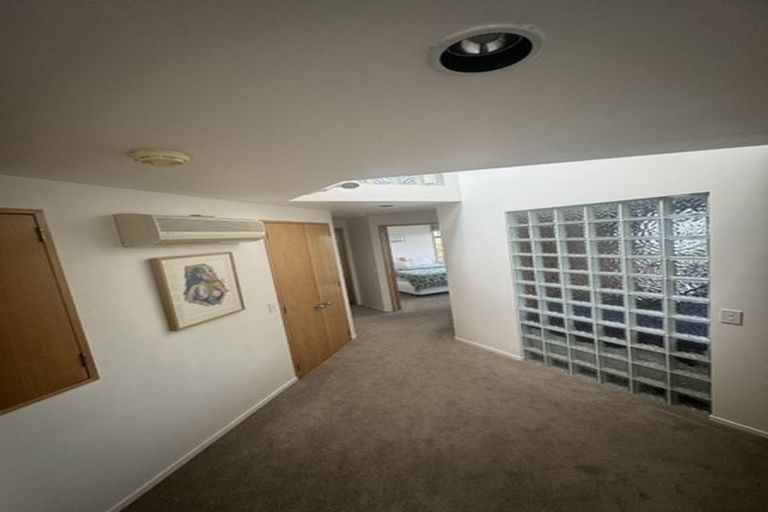 Photo of property in 1/19 Churchill Road, Murrays Bay, Auckland, 0630