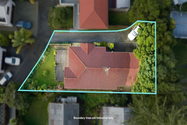 Photo of property in 345a Triangle Road, Massey, Auckland, 0614