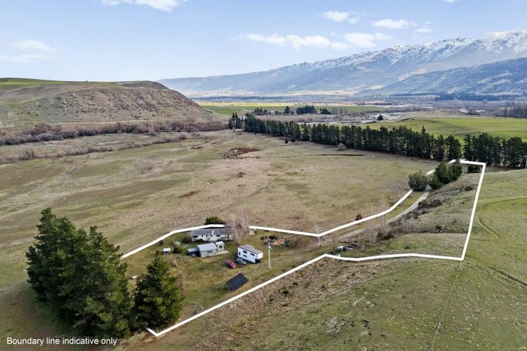 Photo of property in 2182 Tarras-cromwell Road, Tarras, Cromwell, 9383