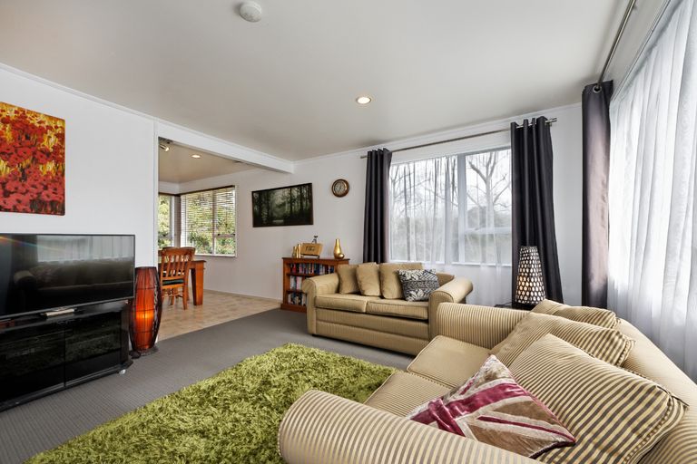 Photo of property in 2/38 Borich Road, Sunnyvale, Auckland, 0612