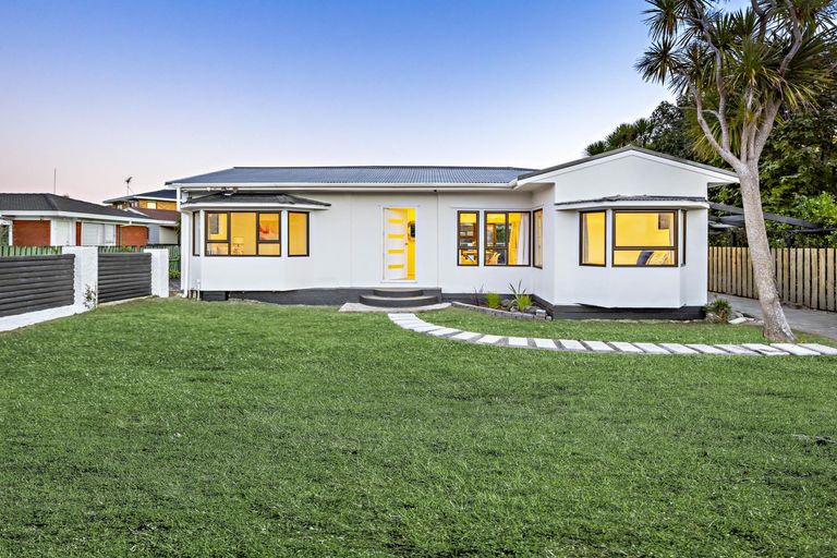 Photo of property in 6b Roys Road, Weymouth, Auckland, 2103