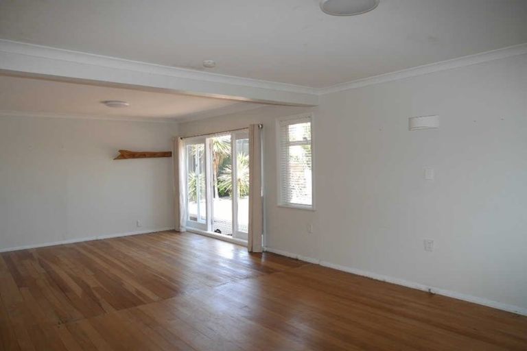 Photo of property in 1 Toru Road, Paraparaumu Beach, Paraparaumu, 5032