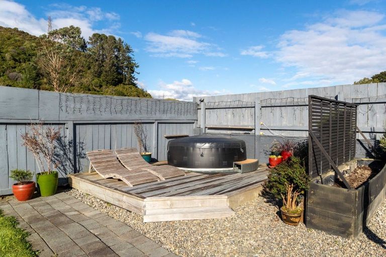 Photo of property in 15 Black Beech Street, Birchville, Upper Hutt, 5018