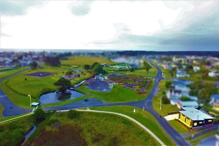 Photo of property in 2 Carter Crescent, Foxton Beach, Foxton, 4815