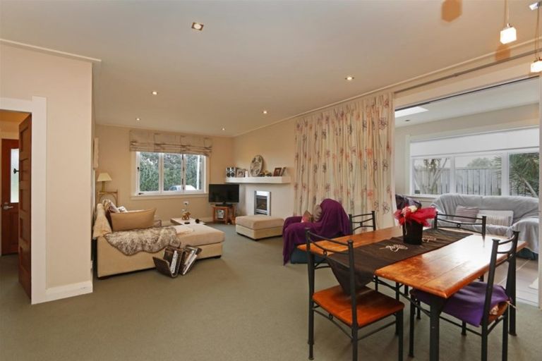 Photo of property in 5 Layard Street, Opunake, 4616