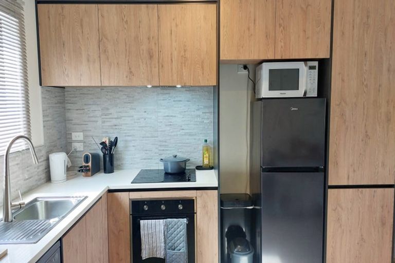 Photo of property in 8/10 Rimu Street, New Lynn, Auckland, 0600