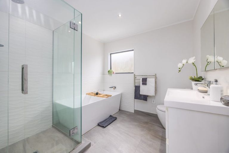 Photo of property in 49a Springfield Road, Morningside, Auckland, 1022