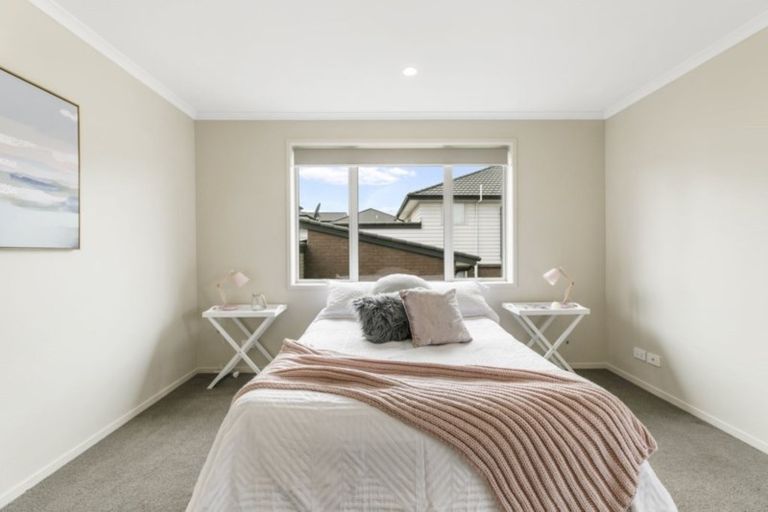 Photo of property in 17 Akeake Lane, Manurewa, Auckland, 2102