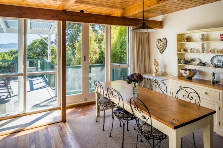 Photo of property in 34 Nikau Street, Eastbourne, Lower Hutt, 5013