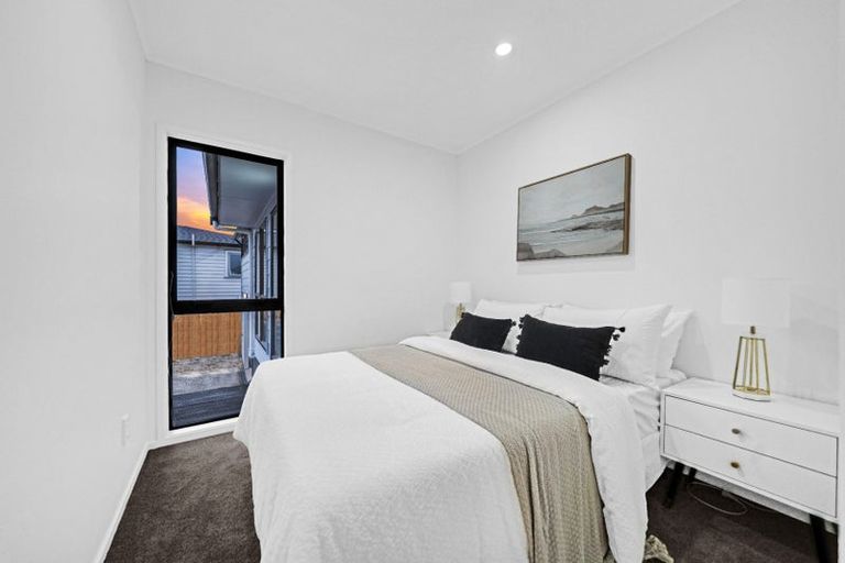 Photo of property in 40 West Harbour Drive, West Harbour, Auckland, 0618