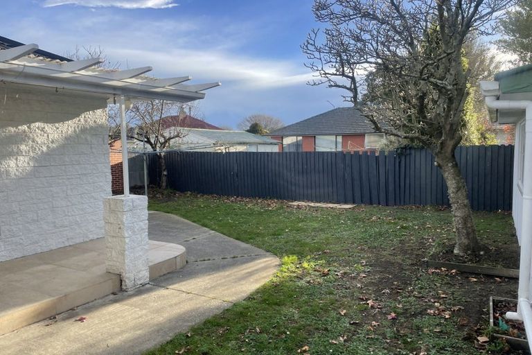 Photo of property in 17 Oakfield Street, Burnside, Christchurch, 8053
