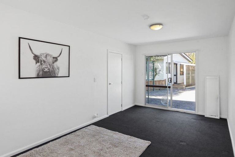 Photo of property in 22 Atarau Grove, Paraparaumu, 5032