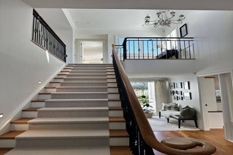 Photo of property in 20 Golf Road, Heretaunga, Upper Hutt, 5018