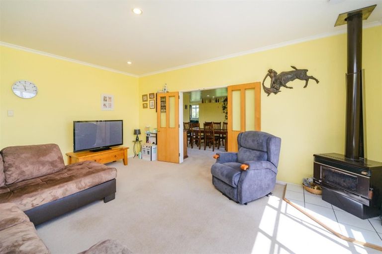 Photo of property in 20 Ross Street, Marton, 4710